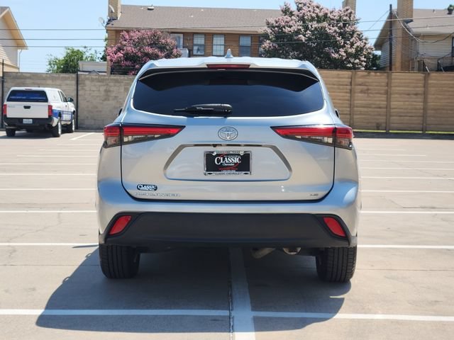 Used 2021 Black Toyota L image 13