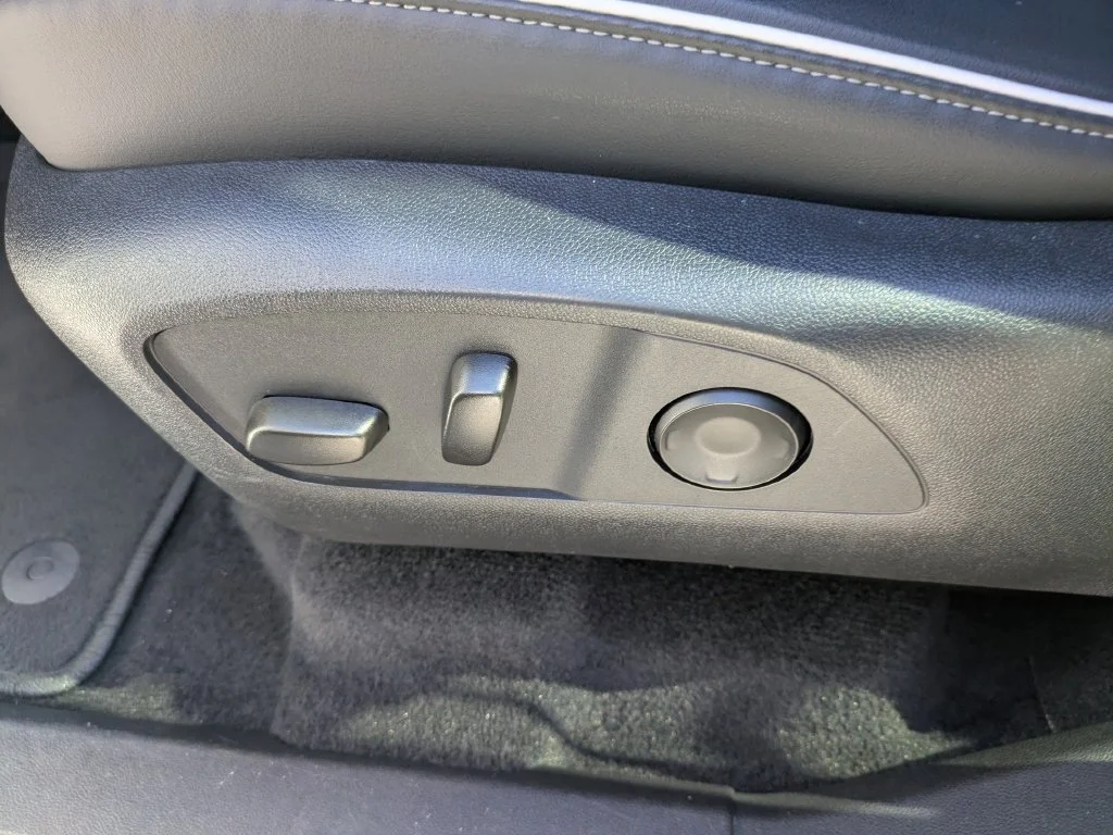 Used 2026 White Buick Preferred image 22
