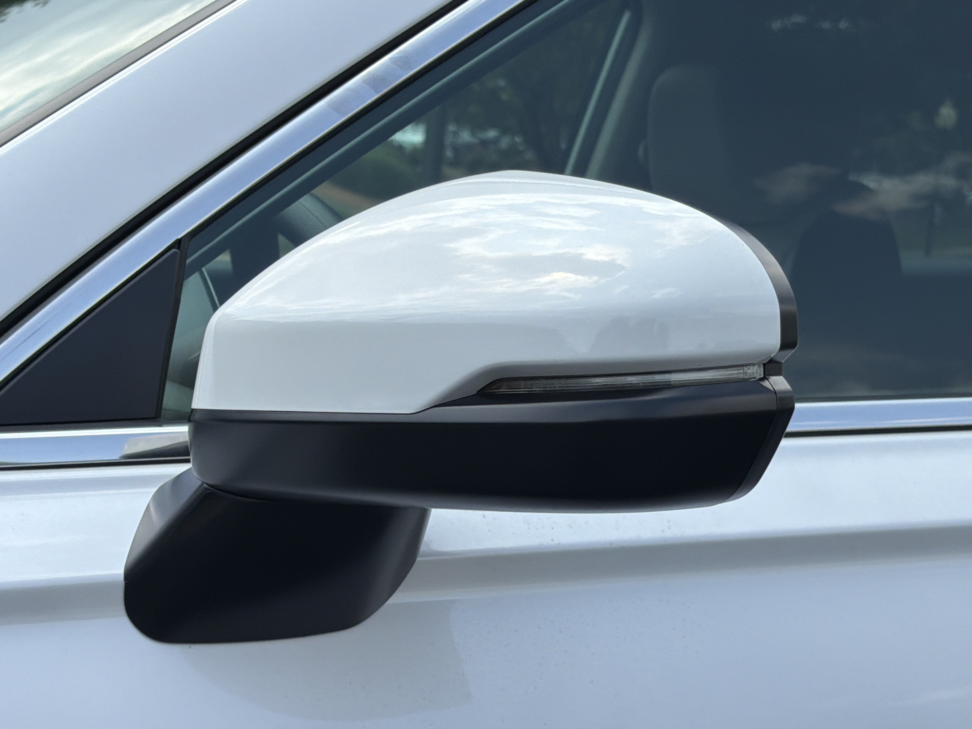 New 2026 Platinum White Pearl Honda LX image 23