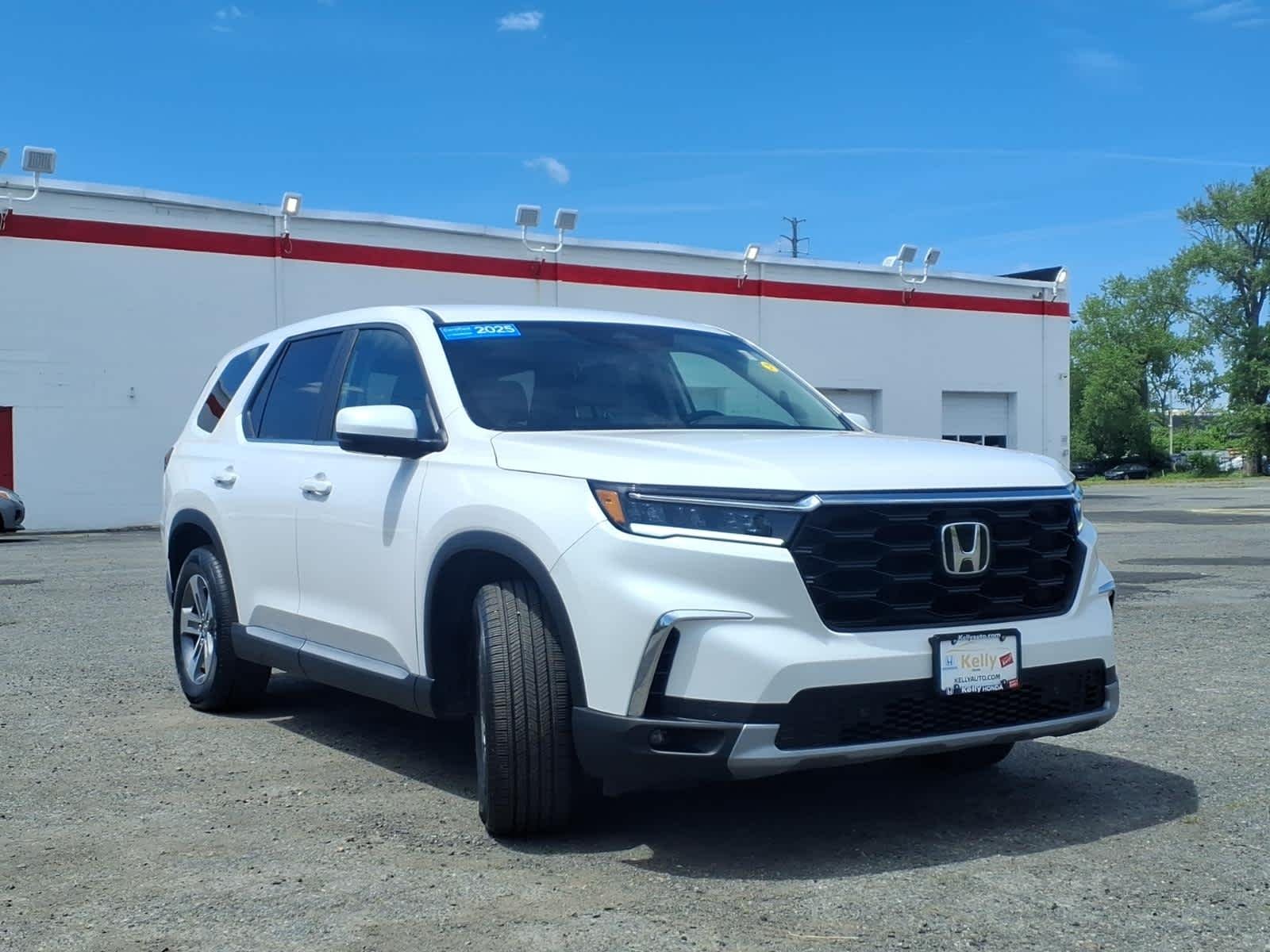 2025 Honda Pilot EX-L | CarEdge | CarEdge