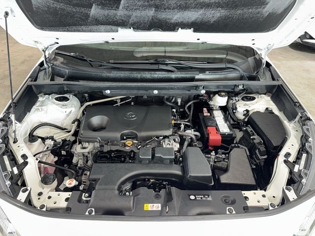 Used 2023 Ice Toyota LE image 34