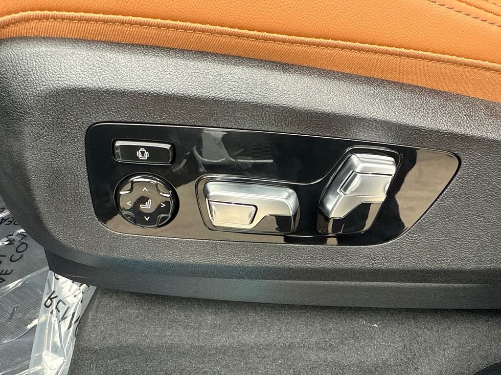 New 2026 Black Sapphire Metallic BMW xDrive40i image 23