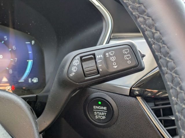 Used 2021 White Ford Titanium image 29
