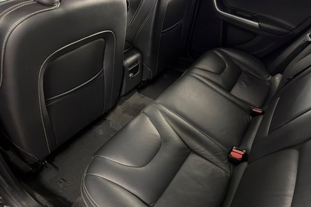 Used 2015 Gray Metallic Volvo T5 Premier image 17