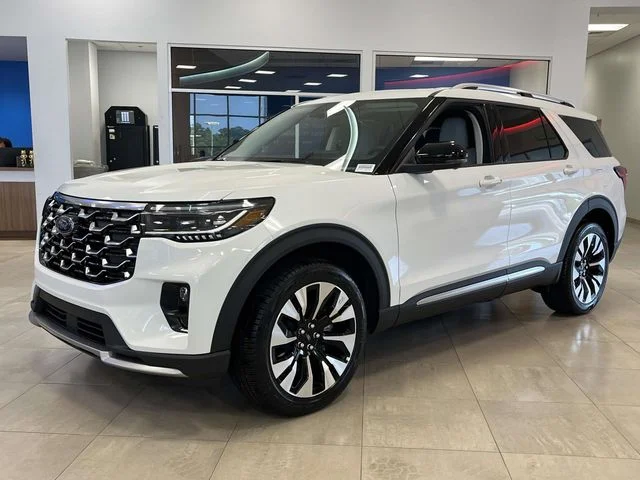 New 2026 Star White Metallic Tri-Coat Ford Platinum image 7