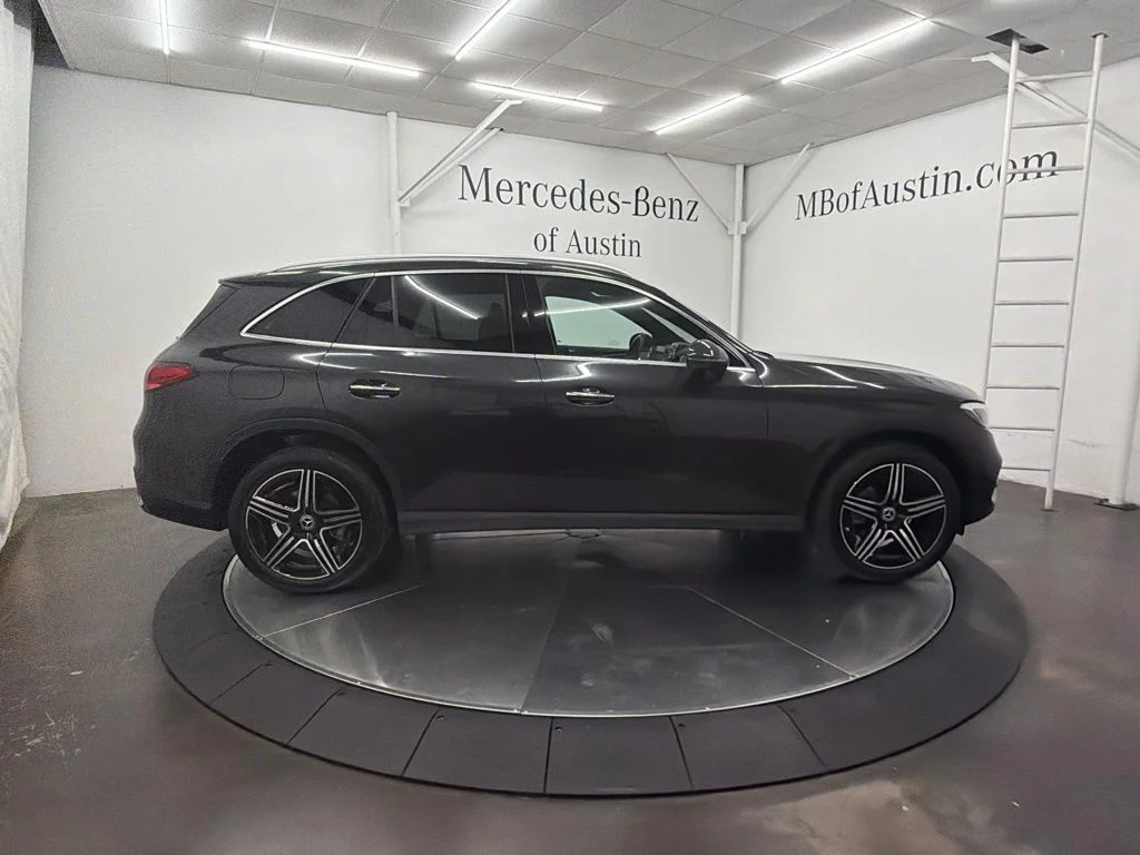 New 2027 Gray Mercedes-Benz GLC 300 image 8