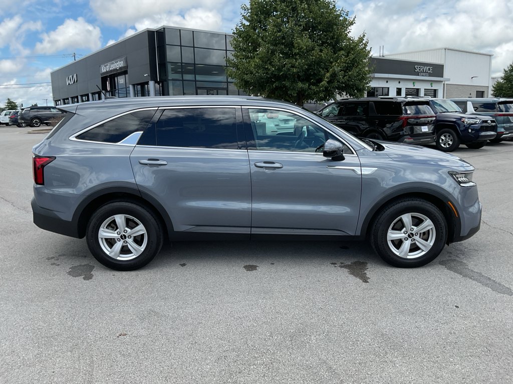 Certified Used 2023 Everlasting Silver Kia LX image 10