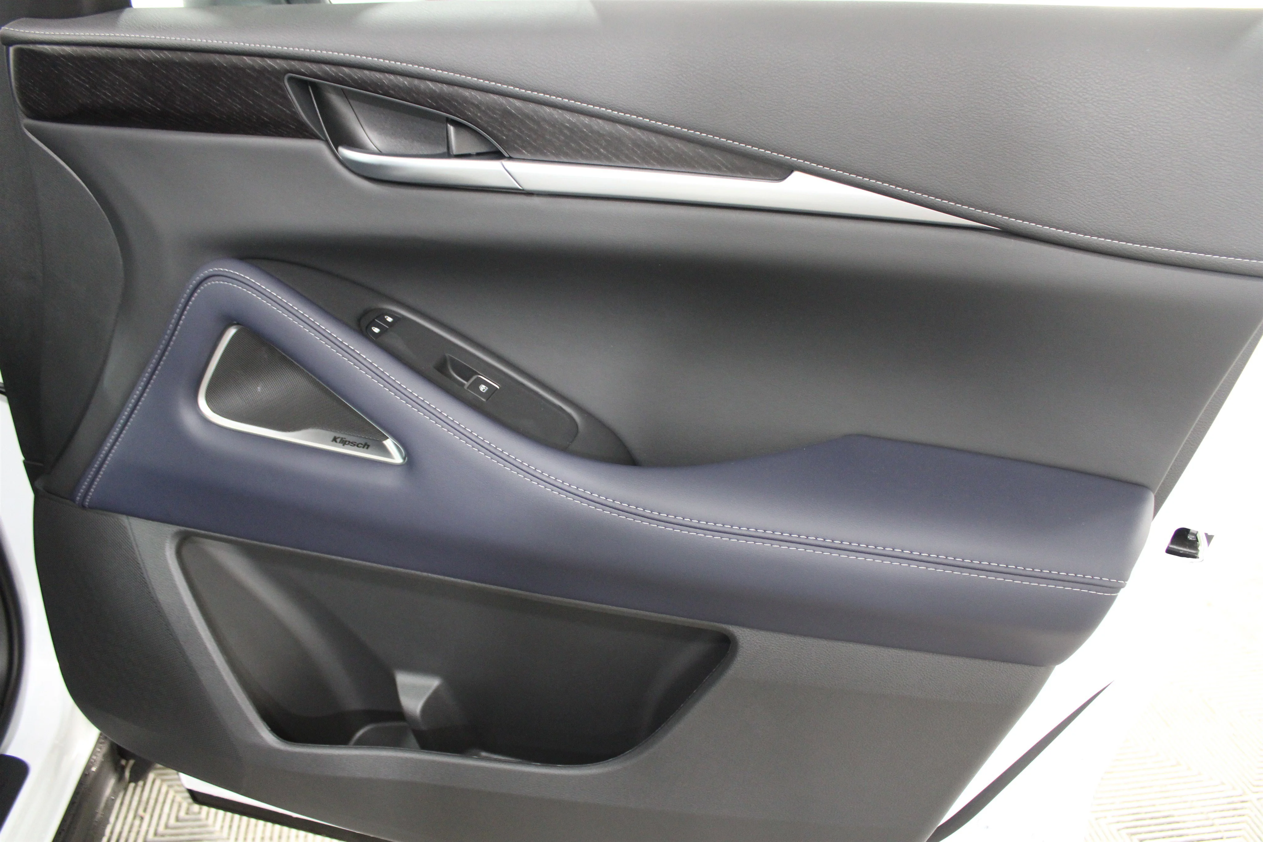 New 2026 RADIANT WHITE INFINITI Sport AWD image 27