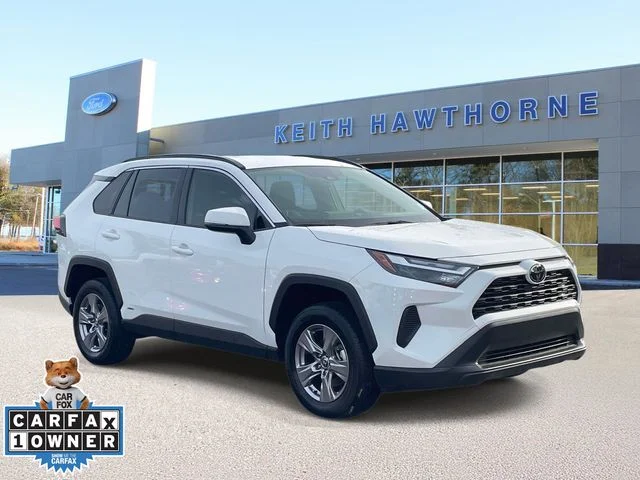 Certified Used 2025 Ice Toyota XLE image 1