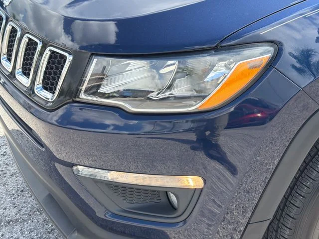Used 2019 Blue Jeep Latitude image 12