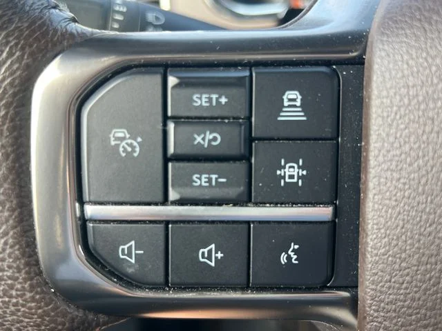 Used 2022 White Ford King Ranch image 31