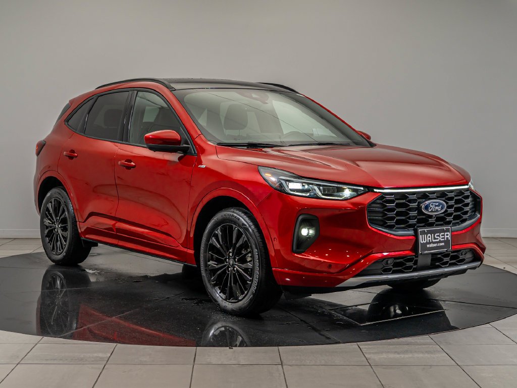 Used 2024 Rapid Red Metallic Tinted Clearcoat Ford ST-Line Elite image 3