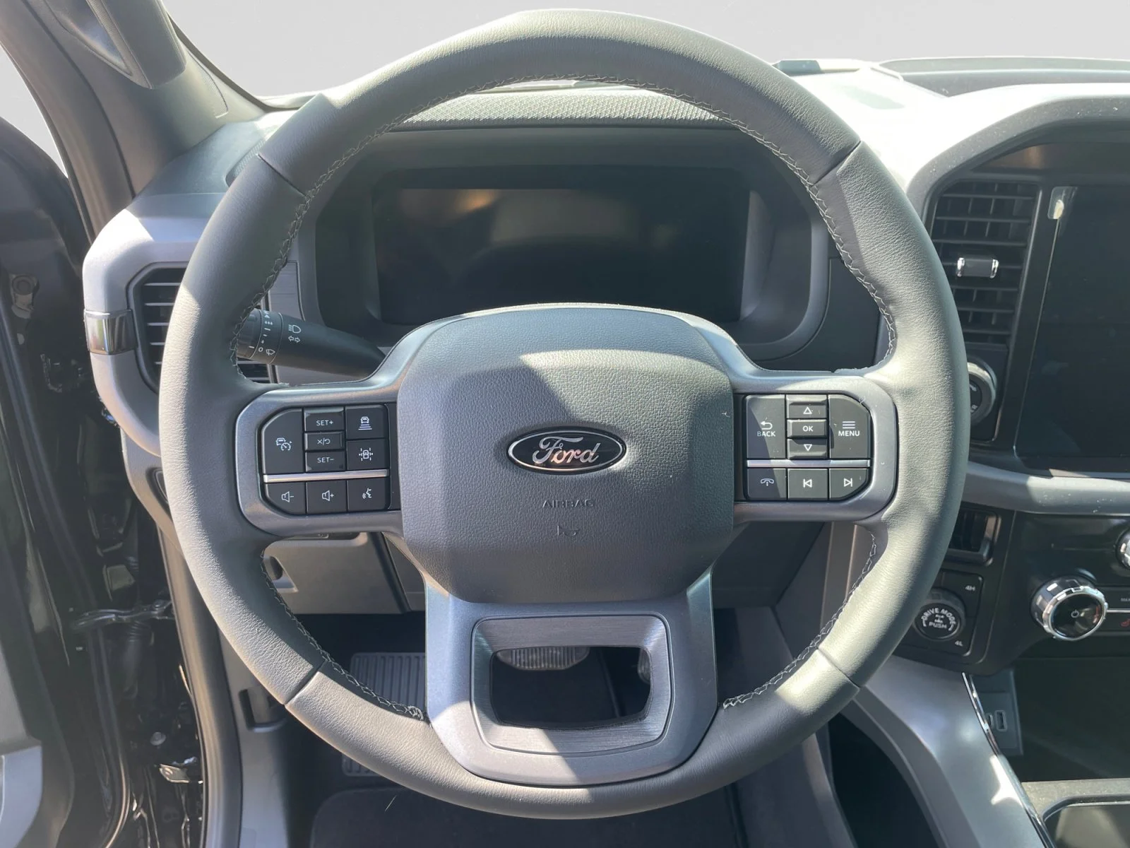 New 2026 Agate Black Metallic Ford XLT image 15