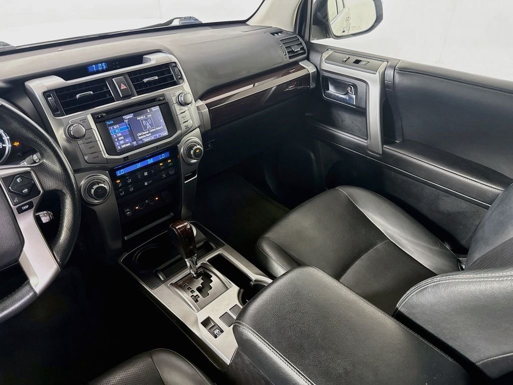 Used 2014 Classic Silver Metallic Toyota Limited image 23