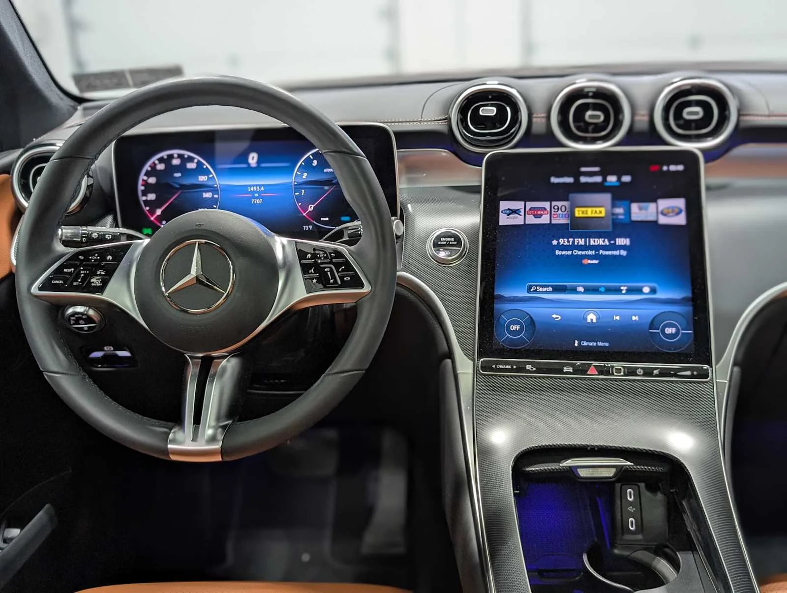 Used 2025 Black Mercedes-Benz GLC 300 image 5