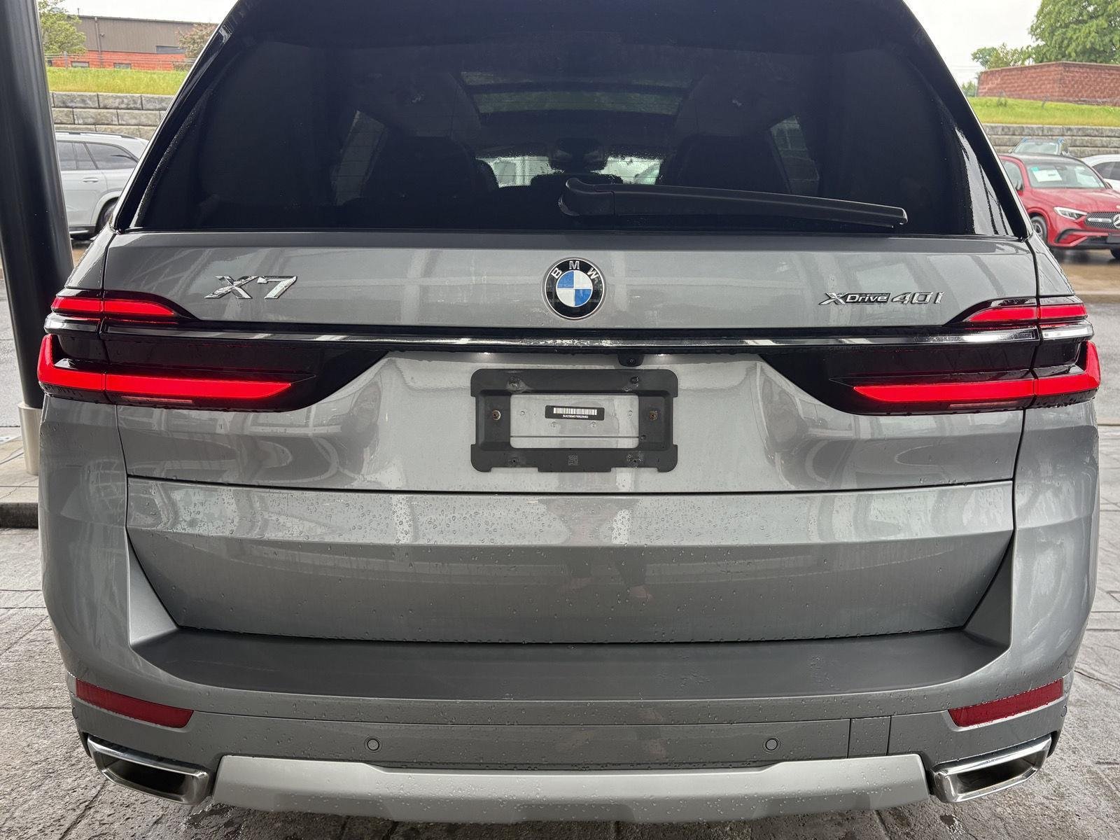 Used 2024 Skyscraper Grey Metallic BMW xDrive40i image 5