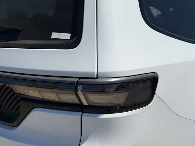 New 2026 Bright White Clear-Coat Exterior Paint Jeep Limited Reserve image 6