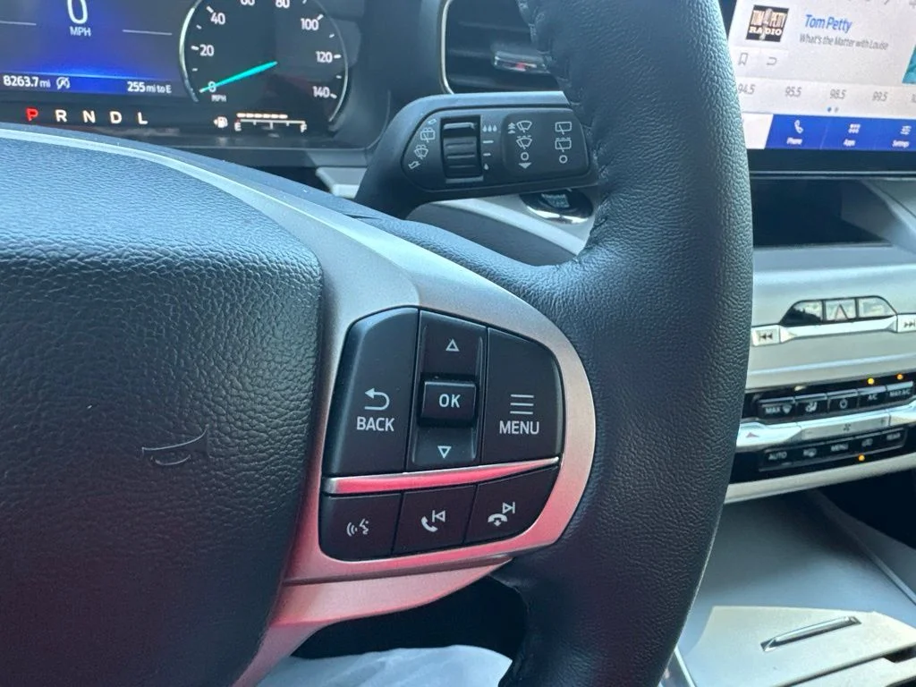 Used 2023 Blue Ford XLT image 18