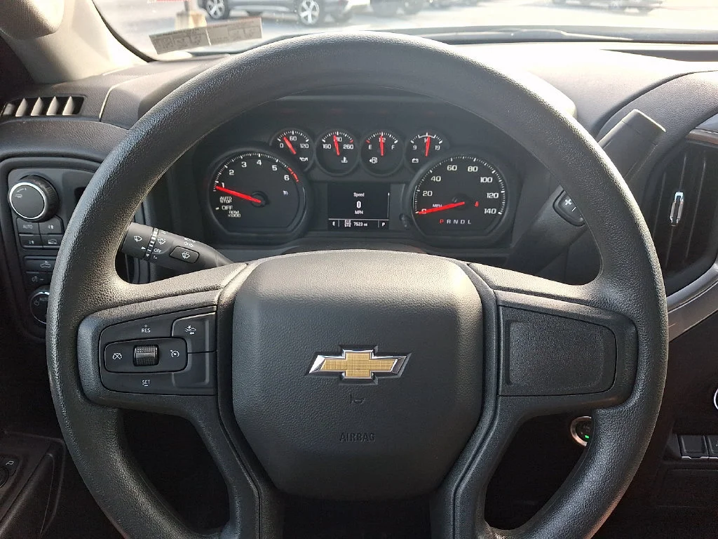 Used 2025 Slate Gray Metallic Chevrolet Custom image 18