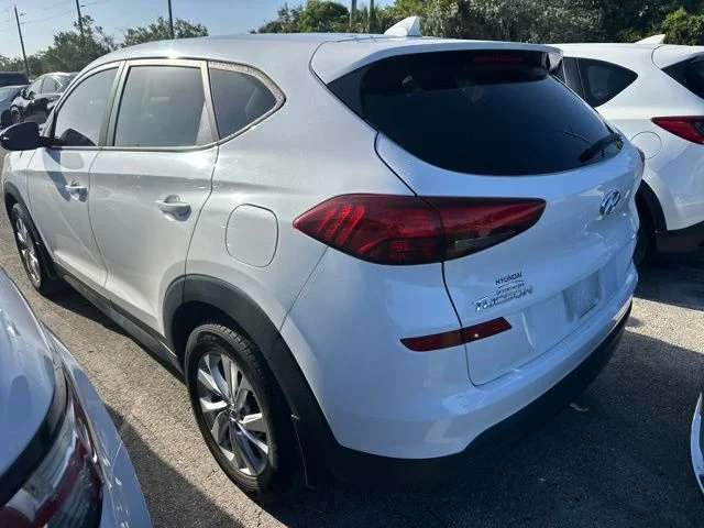 Used 2019 White Hyundai SE image 3
