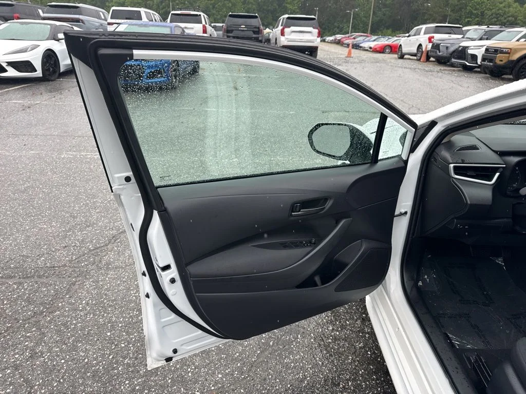 Used 2025 White Toyota LE image 22