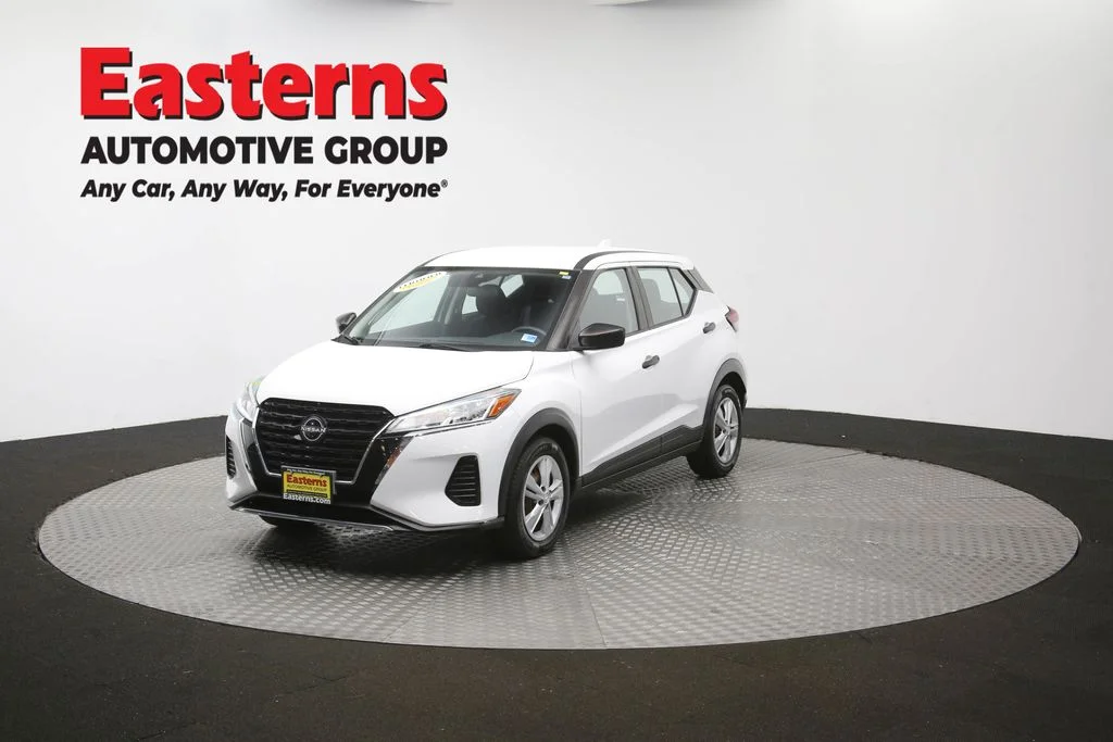 Used 2022 White Nissan S image 53