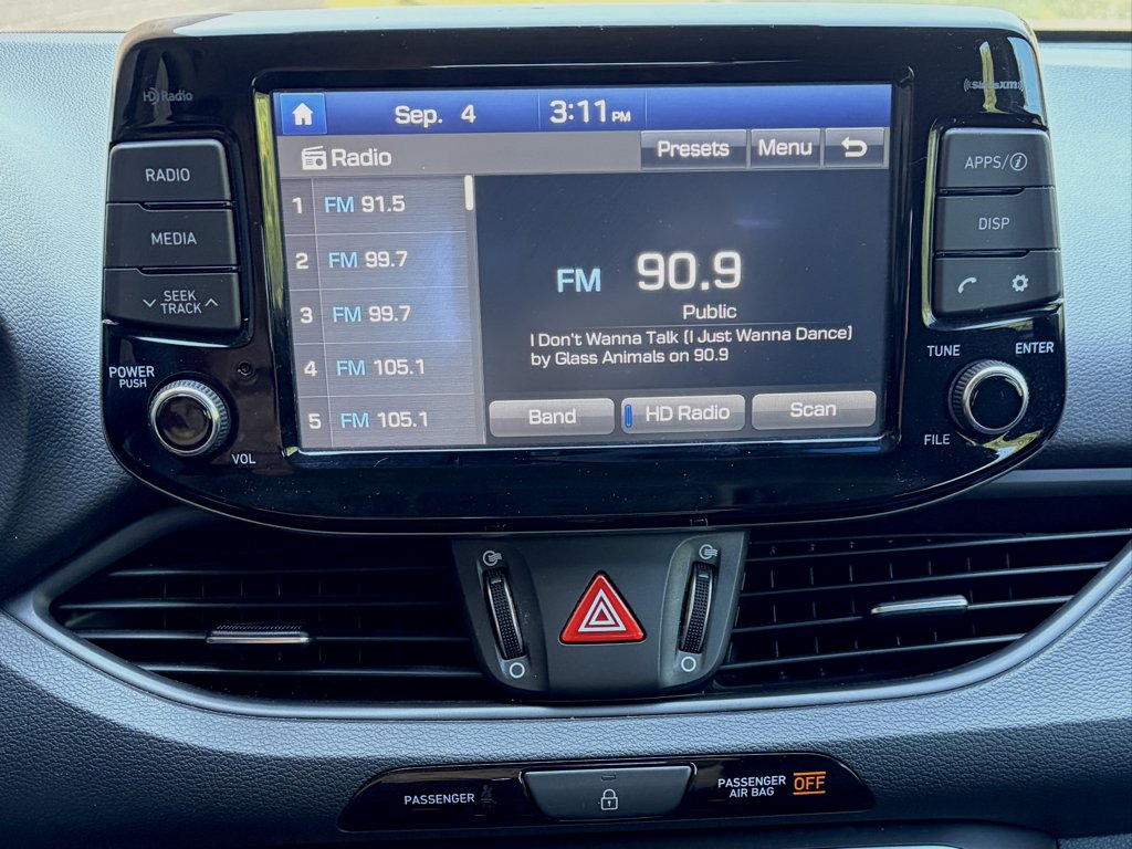 Used 2018 Summit Gray Hyundai Base image 35