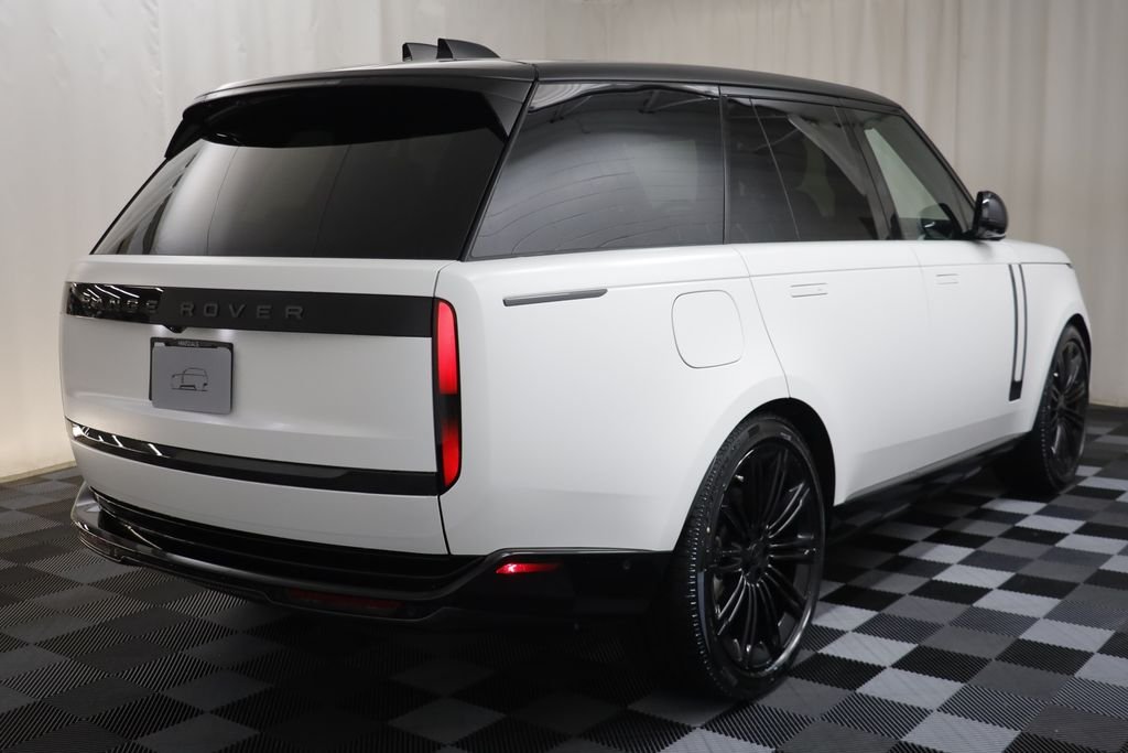 New 2026 Icy White Satin LAND ROVER SE image 18