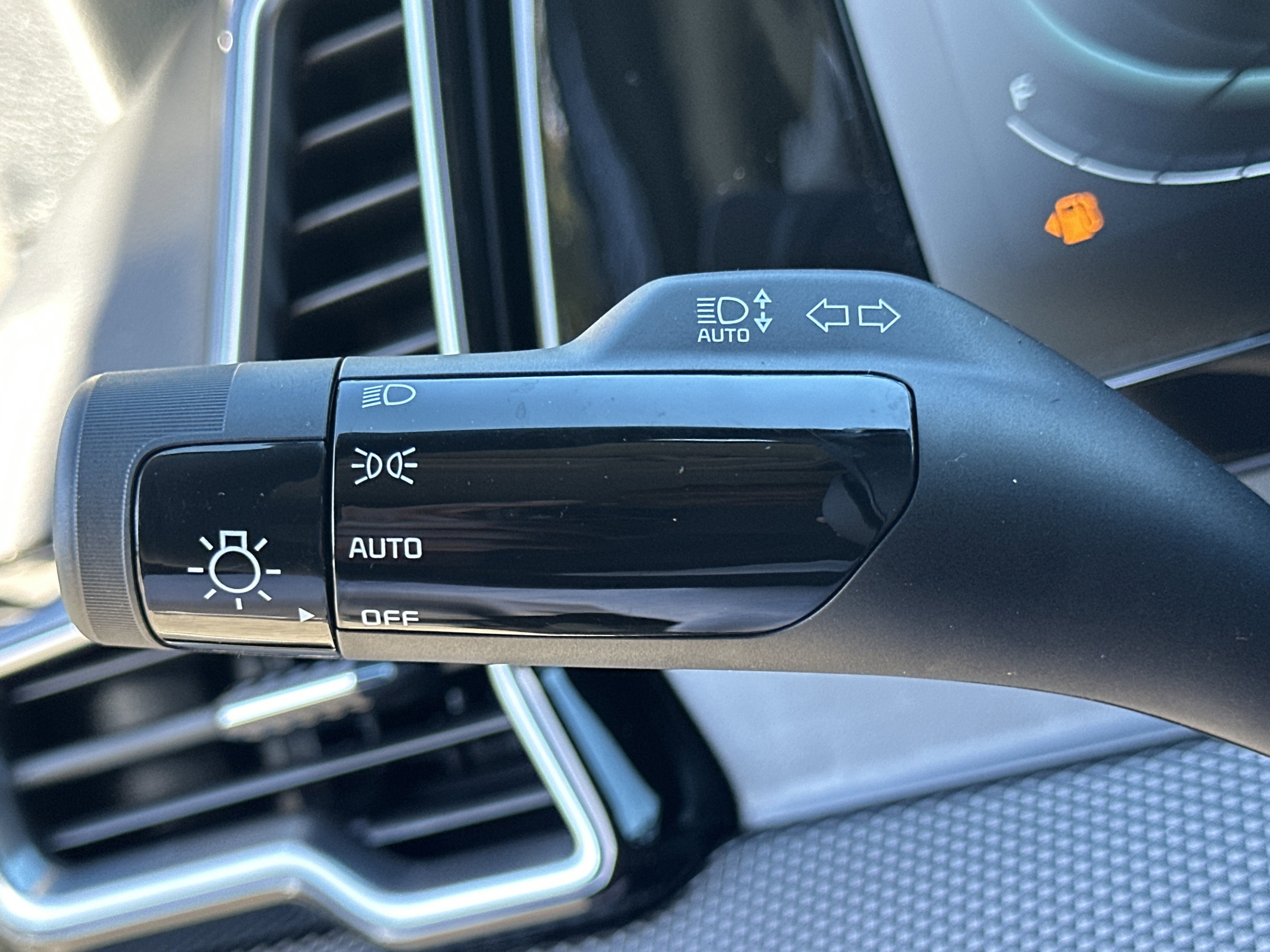 2025 Kia Sportage LX Hybrid - Photo 12