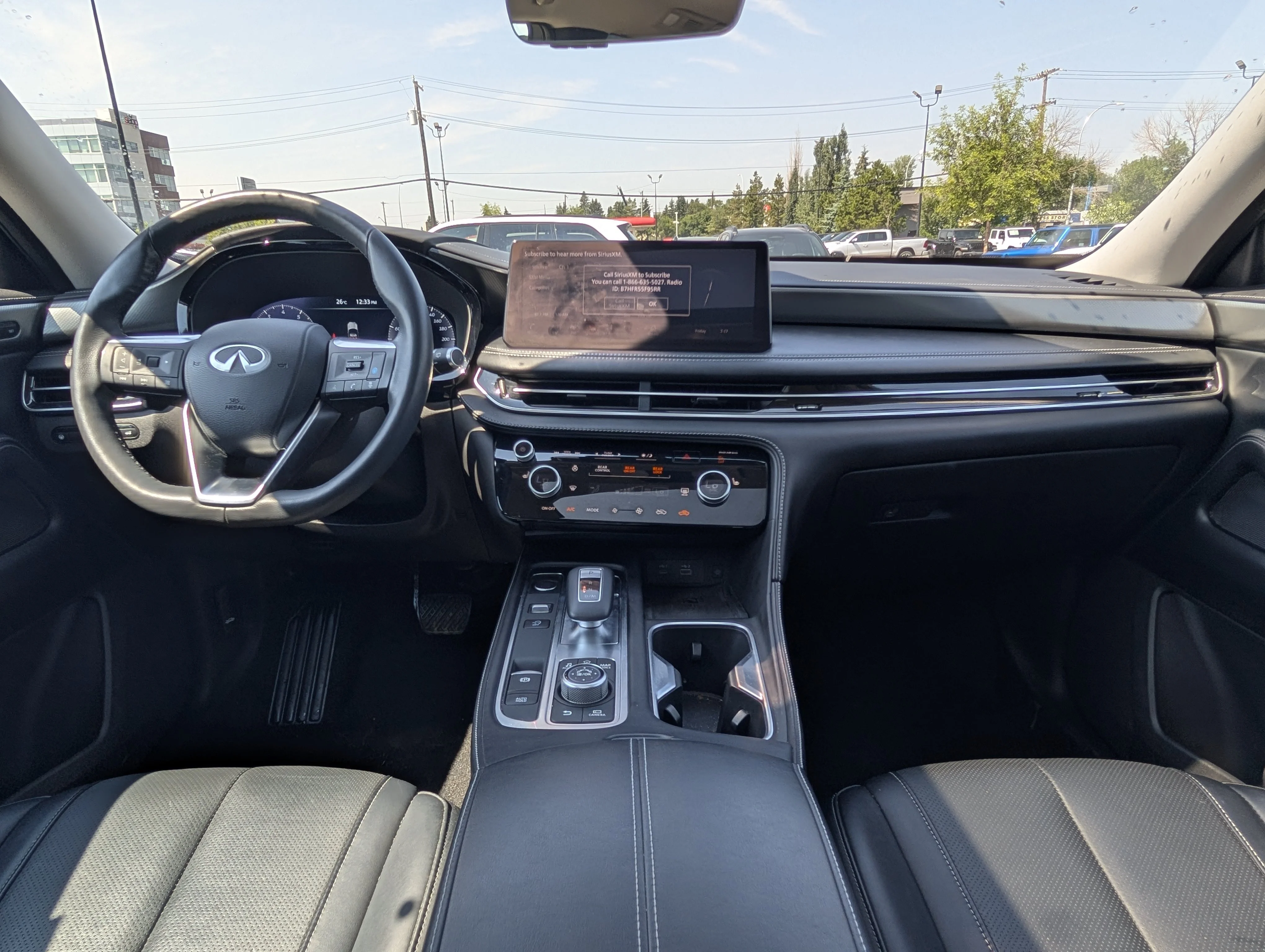 Used 2024 Glacier White INFINITI LUXE image 24