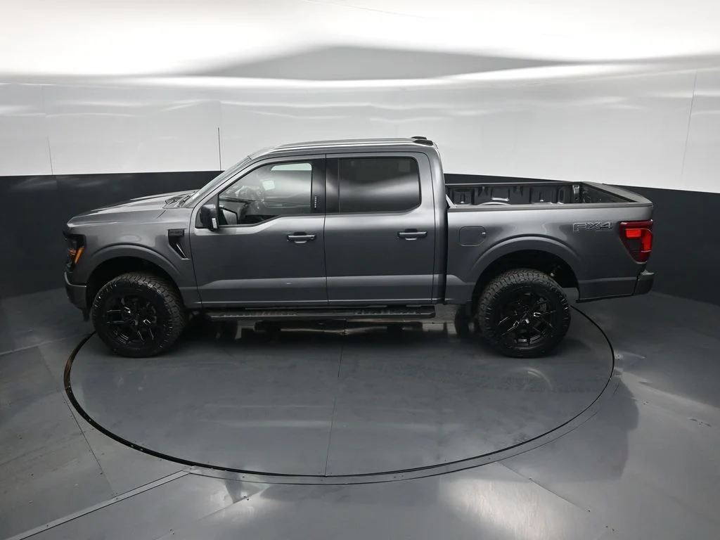 New 2026 Carbonized Gray Metallic Ford XLT image 37