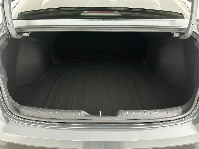 New 2026 Hyundai ELANTRA SE