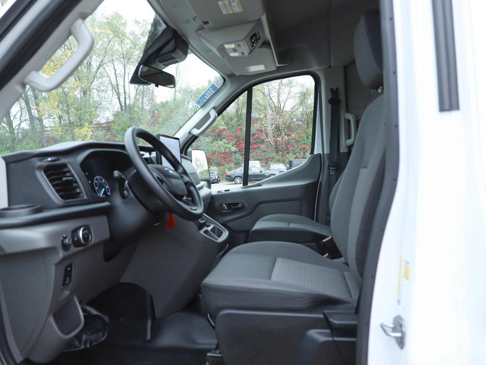 Used 2024 Oxford White Ford Xlt image 17