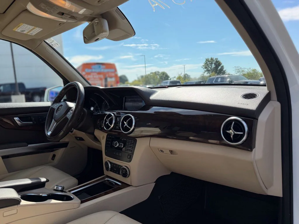 Used 2014 White Mercedes-Benz GLK 250 image 9