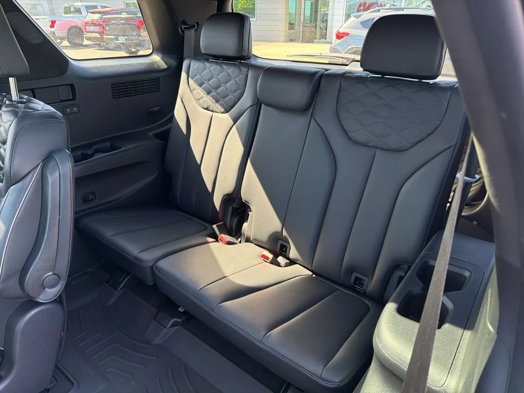 Used 2020 Hyper White Hyundai Limited image 30