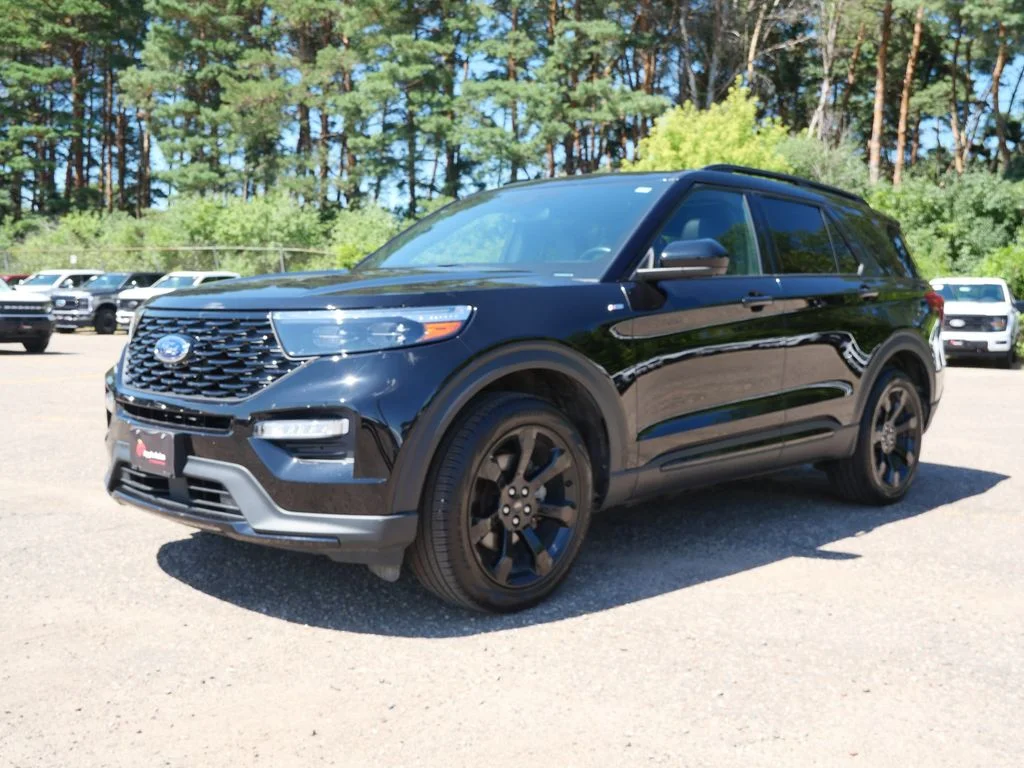 Certified Used 2023  Ford ST-Line image 2