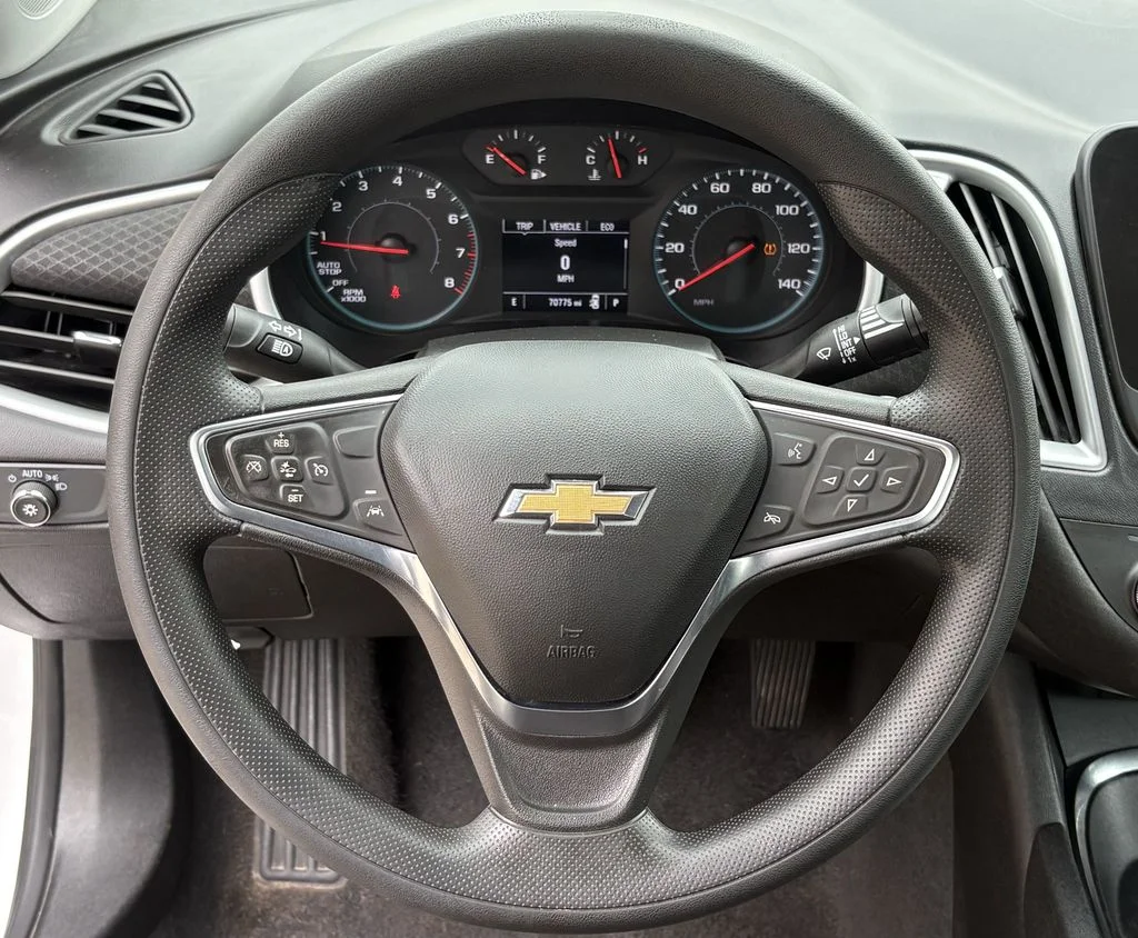 Used 2024 Summit White Chevrolet LT image 14