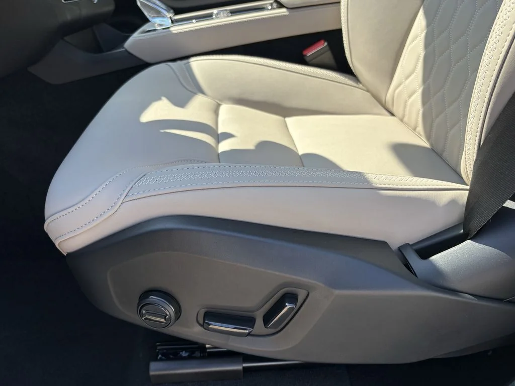 New 2026 Crystal White Volvo Core image 13