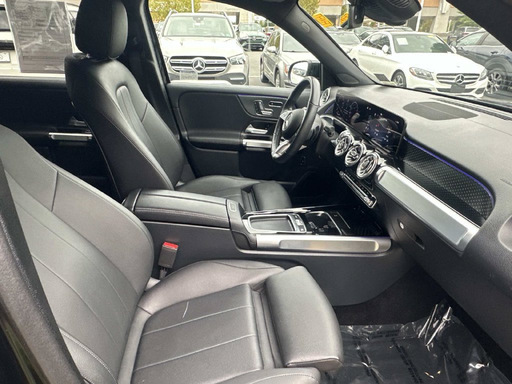 Used 2025 Night Black Mercedes-Benz GLB 250 image 11