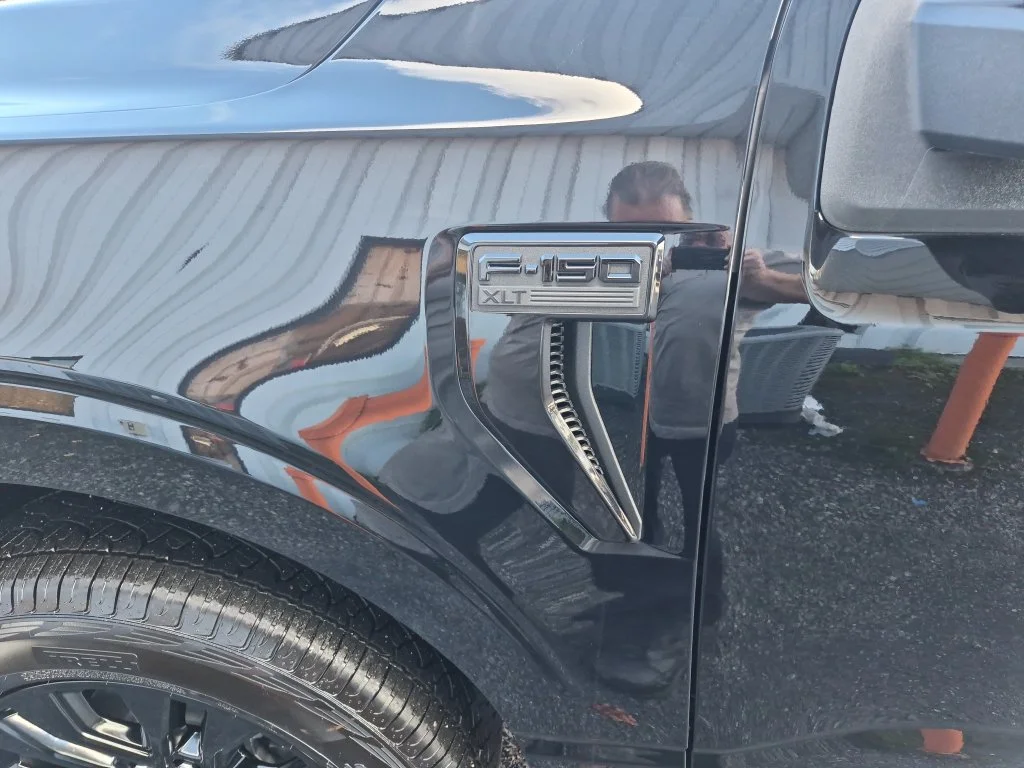 2025 Ford F-150 XLT - Photo 8