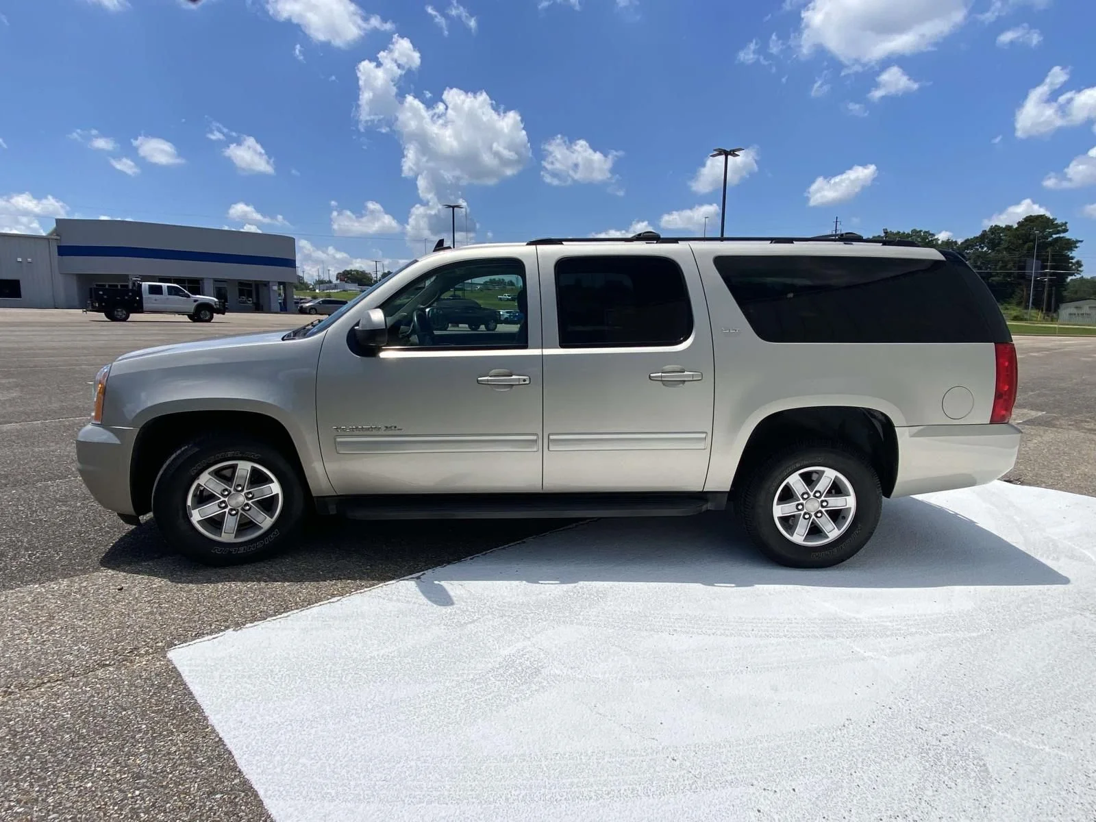 Used 2013 Gold GMC SLT 1500 image 4