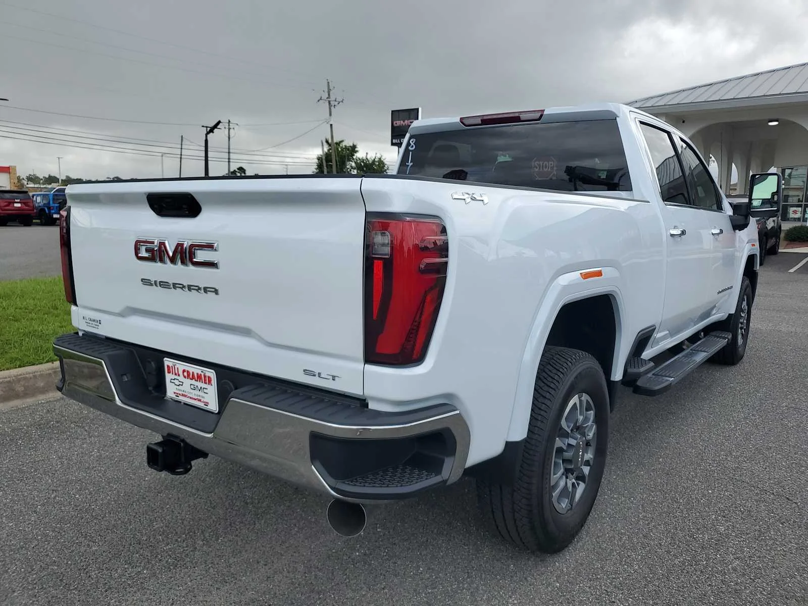 New 2026 Glacier White Tricoat GMC SLT image 31