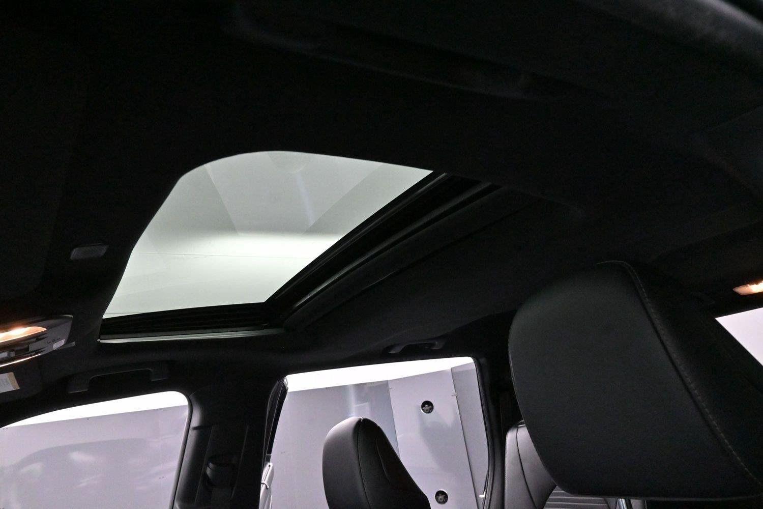 Used 2023 Blue Toyota L image 29