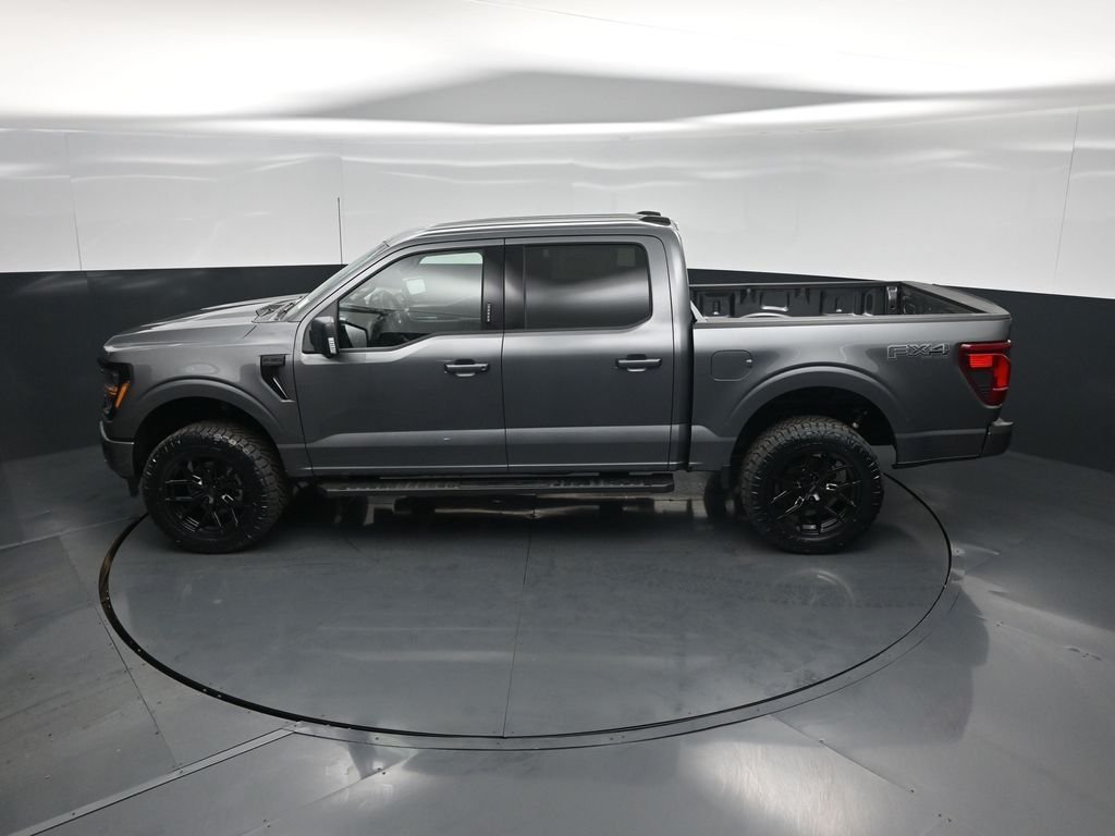 New 2026 Carbonized Gray Metallic Ford XLT image 37