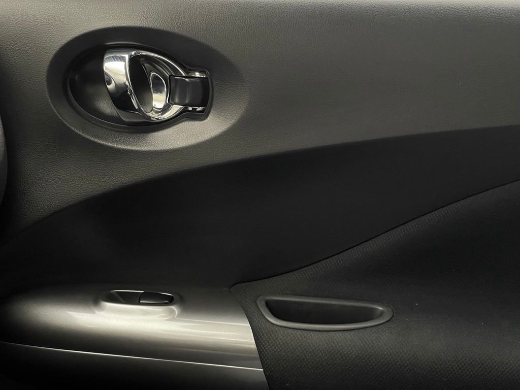Used 2015 Gun Metallic Nissan S image 34