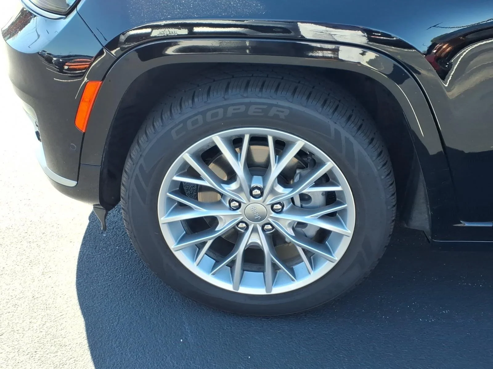 Used 2023 Bright White Clearcoat Jeep Summit image 32