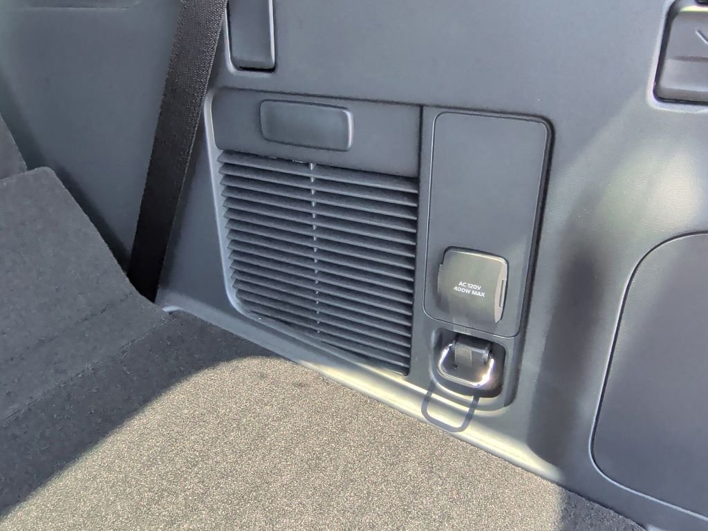 New 2027 Glacier Gray Metallic Tri-Coat Ford Active image 42