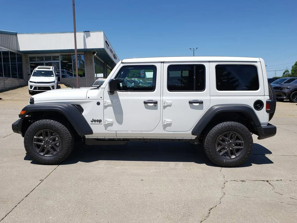 New 2026 Bright White Clear-Coat Exterior Paint Jeep Sport S image 6