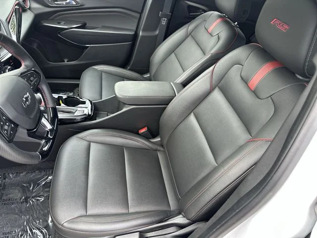 Used 2025 White Chevrolet 2RS image 15