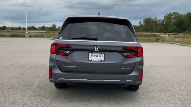 New 2026 Modern Steel Metallic Honda Touring image 7
